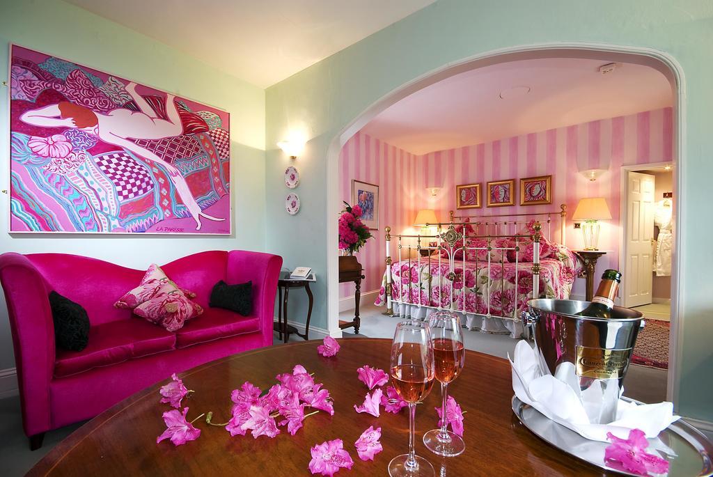 Ynyshir Restaurant And Rooms Макънтлет Екстериор снимка
